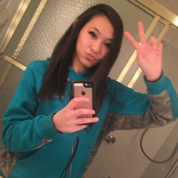 Meet your Posher, Anna - Picture 3 of 5